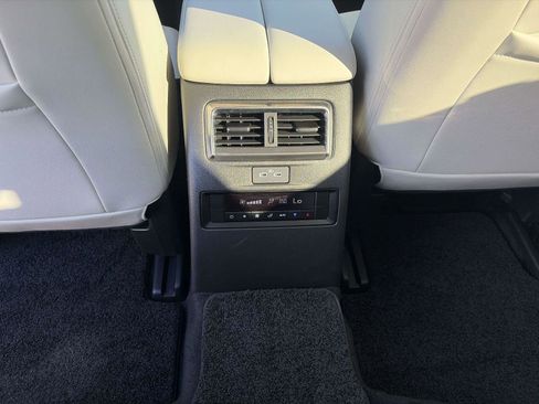 Certified 2024 MAZDA CX-90 3.3 Turbo S w/ Premium Package image 17