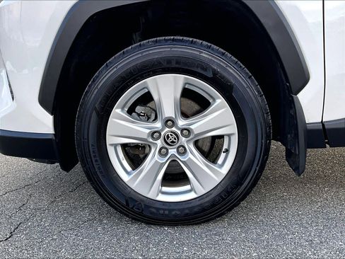 Used 2021 Toyota RAV4 XLE image 7