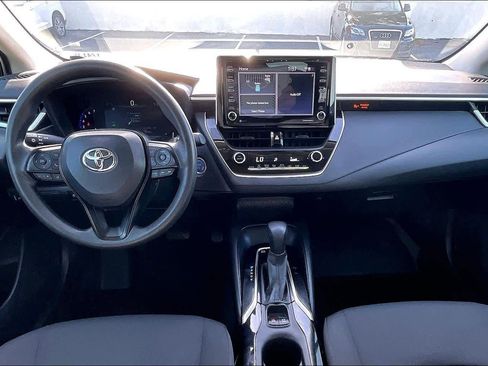 Used 2021 Toyota Corolla LE image 16