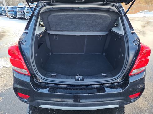 Used 2020 Chevrolet Trax LT w/ LT Convenience Package image 26