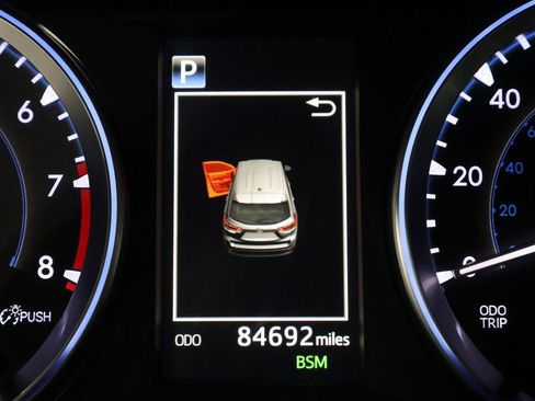 Used 2018 Toyota Highlander XLE image 40