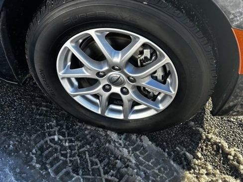 Used 2023 Chrysler Pacifica Touring-L image 13