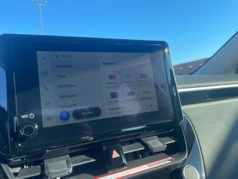 Used 2025 Toyota Corolla LE image 21