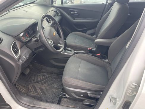 Used 2020 Chevrolet Trax LS w/ Tint and Cruise Package FWD image 16