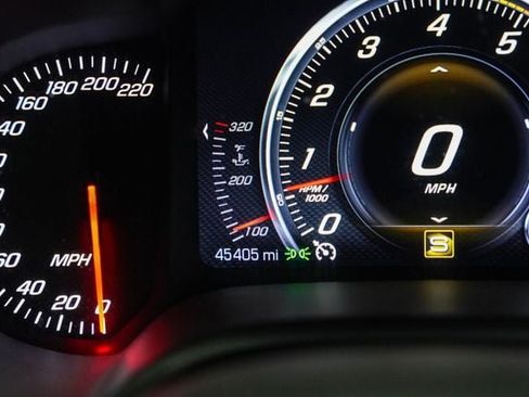 Used 2015 Chevrolet Corvette Z06 w/ 3LZ Preferred Equipment Group RWD image 5