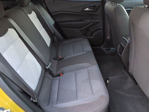 Certified 2024 Chevrolet Trax RS w/ Sunroof Package FWD image 23