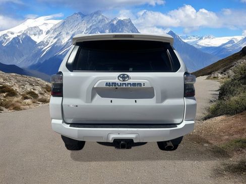 Used 2024 Toyota 4Runner SR5 Premium w/ Moonroof Package image 4