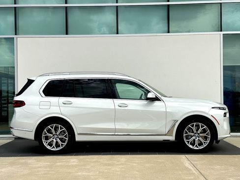 New 2026 BMW X7 xDrive40i image 3