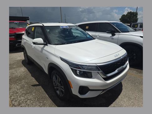 Used 2022 Kia Seltos S AWD/4WD image 1