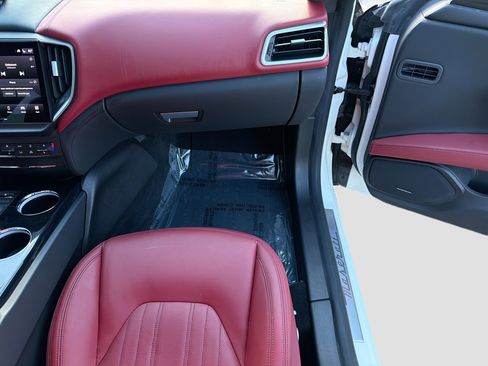 Used 2023 Maserati Ghibli Modena RWD image 18