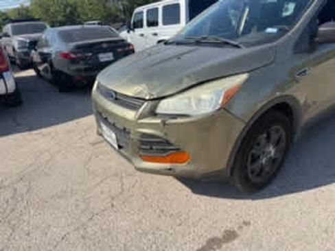 Used 2013 Ford Escape S FWD image 2