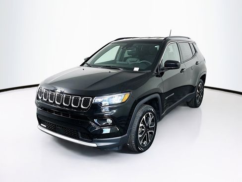 Used 2023 Jeep Compass Limited image 3