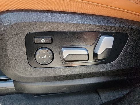 Used 2023 BMW X5 xDrive40i w/ Premium Package AWD/4WD image 14