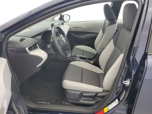 Used 2025 Toyota Corolla LE FWD image 18