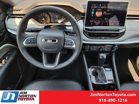 Used 2025 Jeep Compass Limited AWD/4WD image 26