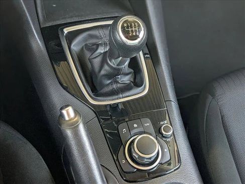 Used 2016 MAZDA MAZDA3 i Sport image 12