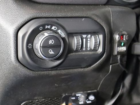 Used 2021 Jeep Gladiator Mojave w/ Cold Weather Group AWD/4WD image 16