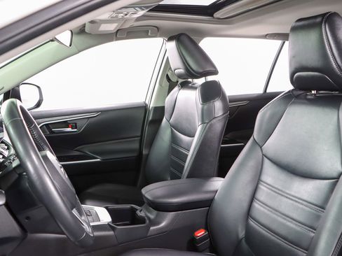 Used 2023 Toyota RAV4 XLE Premium image 24