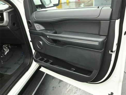 Certified 2023 Ford Expedition XLT image 27