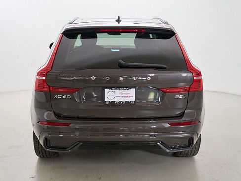 Certified 2025 Volvo XC60 B5 Plus AWD/4WD image 8