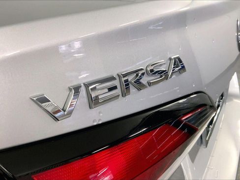 Used 2025 Nissan Versa SV FWD image 8