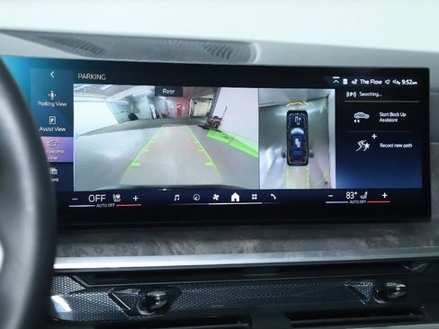 Certified 2025 BMW X7 xDrive40i w/ M Sport Package image 32