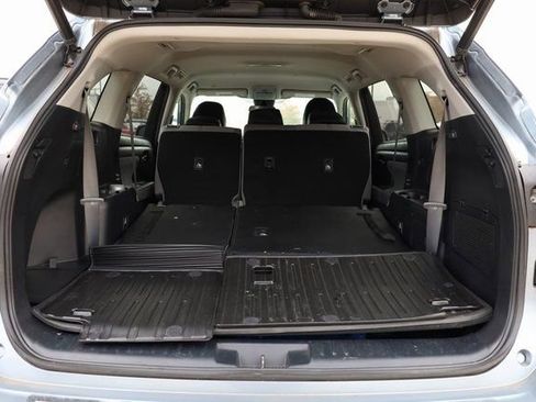 Used 2022 Toyota Highlander LE image 29