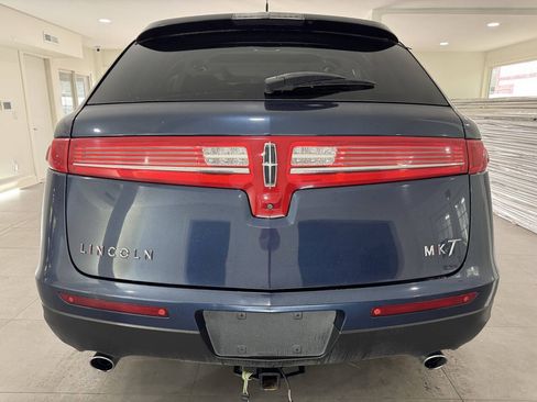 Used 2017 Lincoln MKT FWD image 5