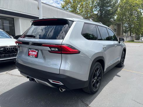 Used 2024 Toyota Grand Highlander AWD Hybrid image 11
