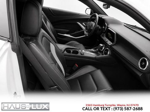 Used 2018 Chevrolet Camaro LT RWD image 4