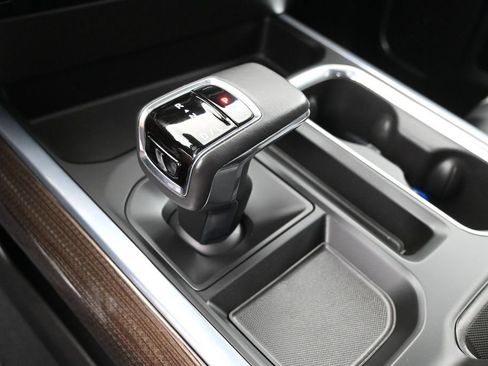 Used 2022 Chevrolet Silverado 1500 RST AWD/4WD image 27