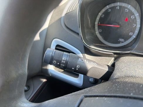 Used 2010 GMC Terrain SLE FWD image 25