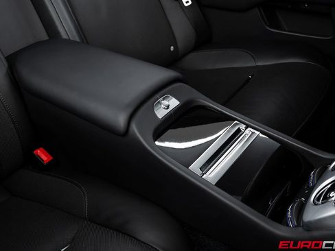 Used 2019 Rolls-Royce Dawn image 36