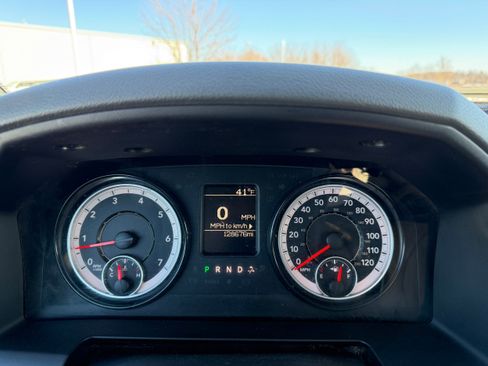 Used 2017 RAM 3500 Tradesman w/ Chrome Appearance Group image 15