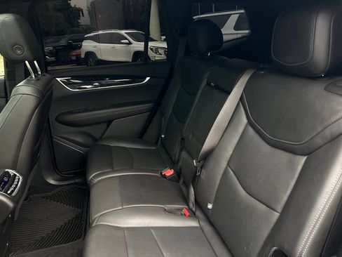 Used 2020 Cadillac XT6 Premium Luxury FWD image 22
