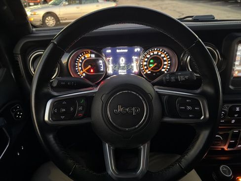 Certified 2021 Jeep Wrangler Unlimited Sahara image 8