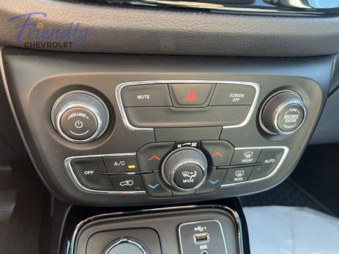 Used 2021 Jeep Compass Latitude w/ Sun and Sound Group AWD/4WD image 25