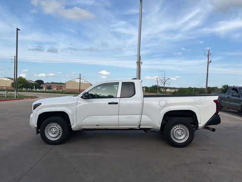 Used 2024 Toyota Tacoma SR RWD image 2