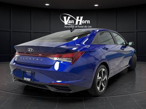 Used 2023 Hyundai Elantra SEL w/ Convenience Package FWD image 7