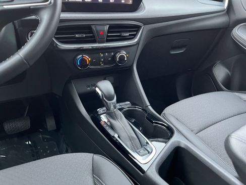 Used 2025 Buick Encore GX Preferred image 39