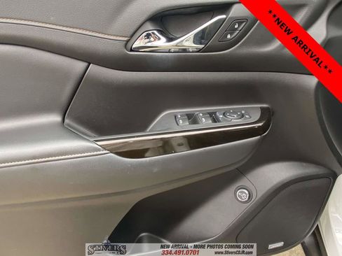 Used 2023 GMC Acadia AT4 image 19