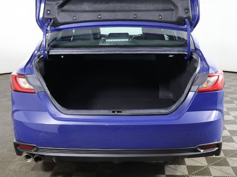 Used 2025 Toyota Camry SE image 14