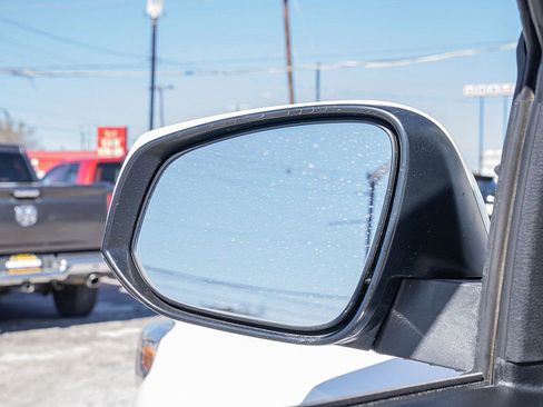 Used 2022 Toyota Tacoma SR5 image 36