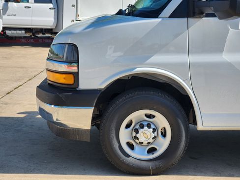 New 2025 Chevrolet Express 3500 w/ Power Convenience Package image 13