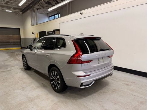 Used 2025 Volvo XC60 B5 Plus image 3