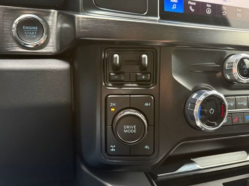 Used 2025 Ford F350 Lariat AWD/4WD image 43