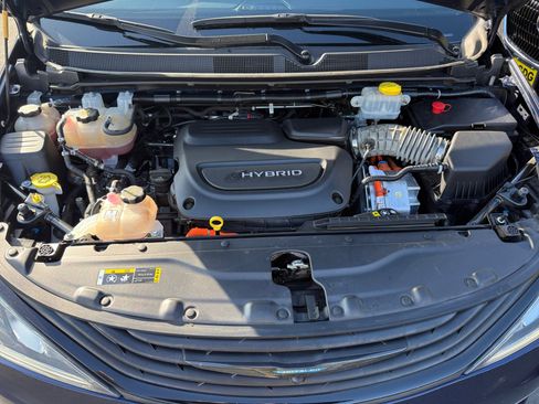 Used 2019 Chrysler Pacifica Limited w/ Advanced Safetytec Group image 20