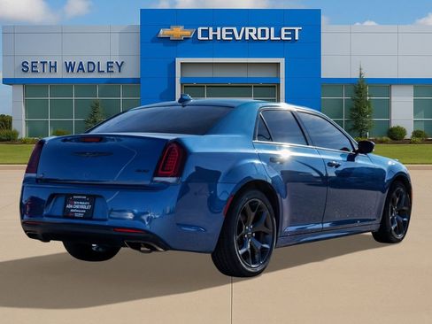 Used 2022 Chrysler 300 Touring L image 7