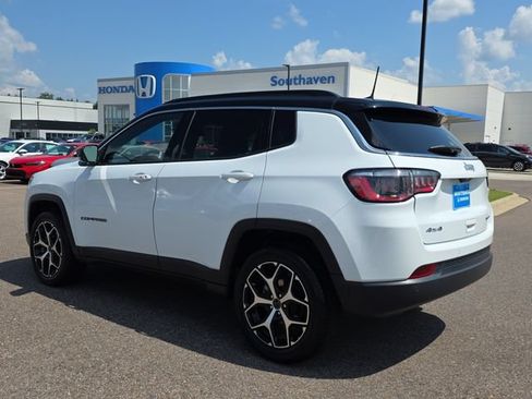 Used 2025 Jeep Compass Limited AWD/4WD image 5
