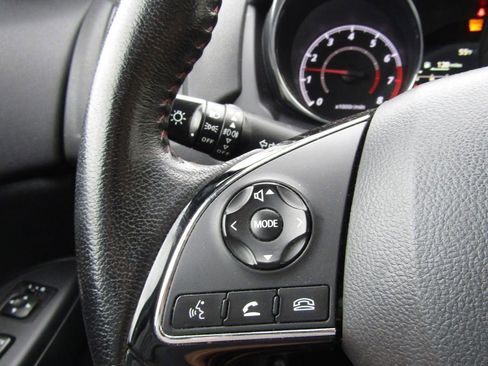 Used 2018 Mitsubishi Outlander Sport LE AWD/4WD image 29